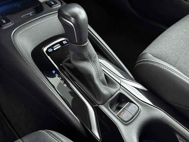 Toyota COROLLA 1.8 Hybrid Dynamic | Achteruitrijcamera | Parkeersensoren Voor | Lichtmetalen Velgen | NL-Auto | Stoelverwarming |