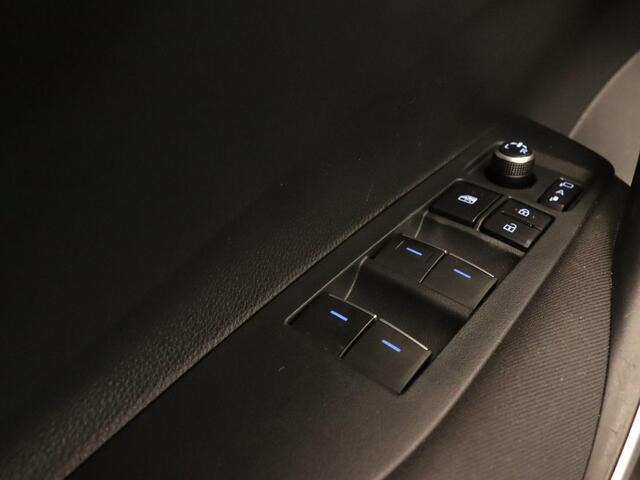 Toyota COROLLA 1.8 Hybrid Active - AFNEEMBARE TREKHAAK - TREKGEWICHT 750 KG - NAVIGATIE - CLIMATE CONTROL - 17 INCH LICHT METALEN VELGEN - KEYLESS ENTRY/ START- CAMERA - ADAPTIEVE CRUISE CONTROL - LENDESTEUN VERSTELLING BESTUURDERSSTOEL - PARKEERSENSOREN VOOR/ ACHTER - 