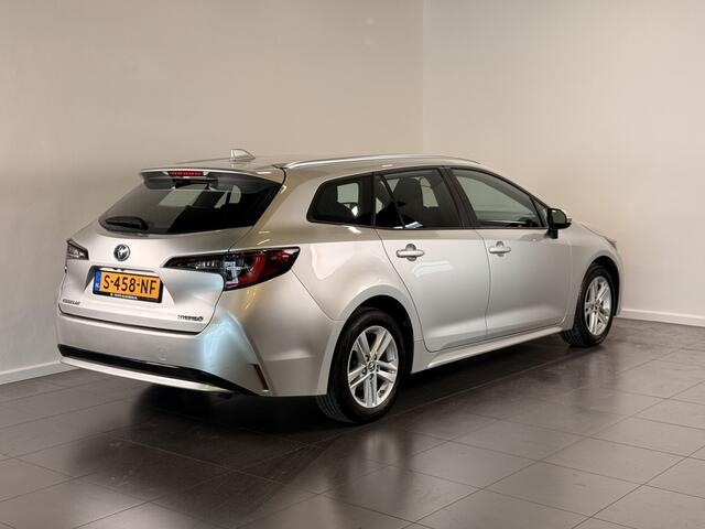 Toyota COROLLA Touring Sports 1.8 Hybrid Active | Premium lak Silver | Apple Carplay |