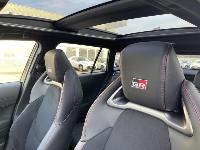 Toyota COROLLA Cross Hybrid 180 GR Sport