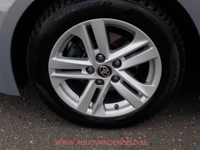 Toyota COROLLA 1.8 Hybrid Business CAMERA / CARPLAY / TREKHAAK / ACC