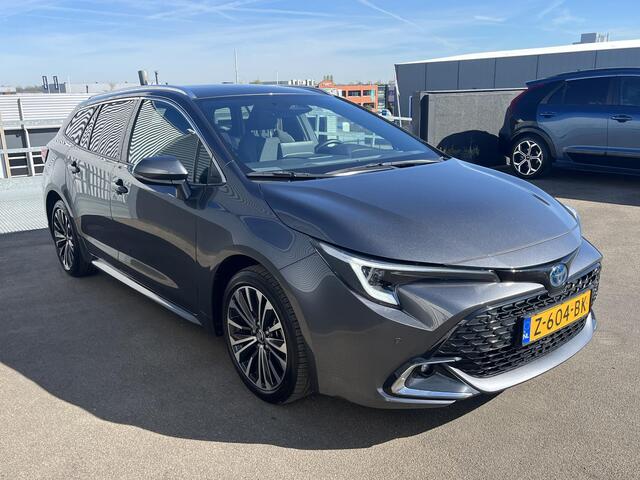 Toyota COROLLA Touring Sports Hybrid 140 Dynamic Trekhaak, LMV, Parkeersensoren, Elek. achterklep, Stoelverwarming, Smart Key, Dodehoekdetectie