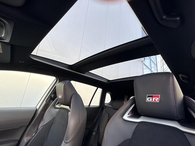 Toyota COROLLA Cross Hybrid 180 GR Sport **METALSTREAM GREY/ GR SPORT PLUS PACK/ DIRECT LEVERBAAR**