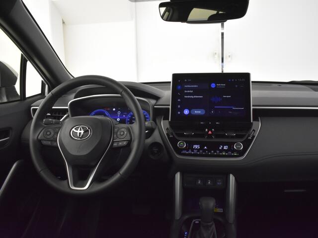 Toyota COROLLA Cross Hybrid 200 Style | Trekhaak | 1/2 leder | Blindspot | PDC
