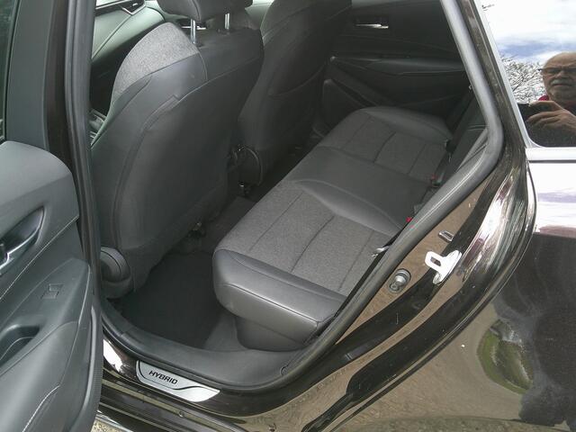 Toyota COROLLA Touring Sports 1.8 Hybrid Business Plus Trekhaak