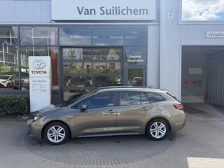 toyota-corolla-touring-sports-1.8-h