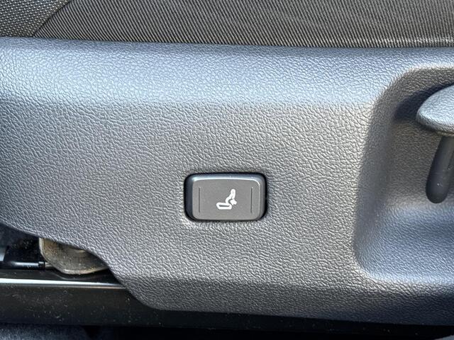 Toyota COROLLA Touring Sports 1.8 Hybrid Dynamic **ADAPTIEF CRUISE CONTROL/ KEYLESS/ STOELVERWARMING**