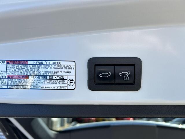 Toyota COROLLA Cross 2.0 High Power Hybrid First Edition RIJKLAAR | Navigatie | Climate Control | Cruise Control Adaptief | Camera | Trekhaak