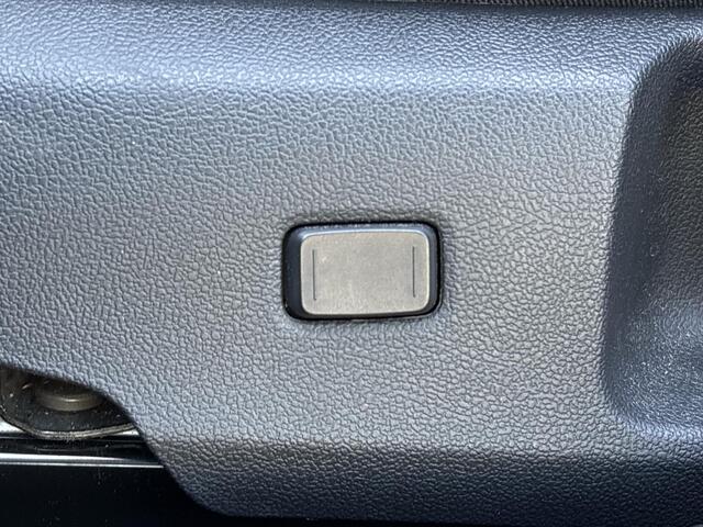 Toyota COROLLA Touring Sports Hybrid 140 Dynamic Ultimate **DODEHOEK DETECTIE/ STUURWIELVERWARMING/ ELEKTRONISCHE ACHTERKLEP**