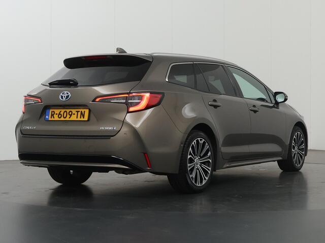 Toyota COROLLA Touring Sports 1.8 Hybrid Executive | HUD | Navigatie | Camera | DAB | Stoelverwarming | Adaptieve Cruise Control | Ele. kofferdeksel | JBL Audio |