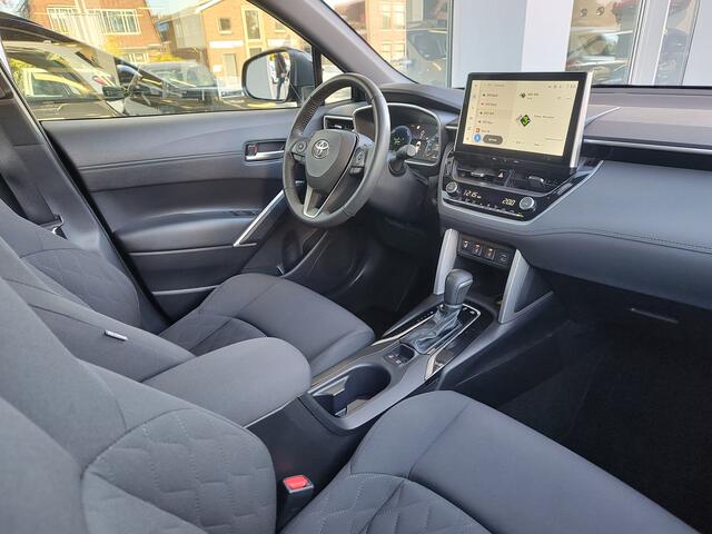 Toyota COROLLA Cross HYBRID 200 STYLE Trekhaak | Stuurverwarming | Adaptive Cruise
