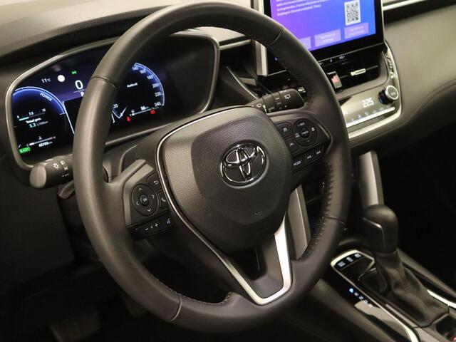 Toyota COROLLA Cross Hybrid 200 Style - ORIGINEEL NEDERLANDSE AUTO - AFNEEMBARE TREKHAAK - 750KG GEREMD TREKGEWICHT - STOEL VERWARMING - ELEKTRISCHE ACHTERKLEP - PARKEERSENOREN VOOR EN ACHTER - DODEHOEK DETECTIE