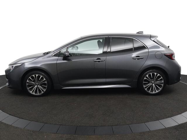 Toyota COROLLA 1.8 Hybrid First Edition | Stoelverwarming | Draadloos telefoonlader | Parkeersensoren Rondom | Led verlichting | Origineel NL |