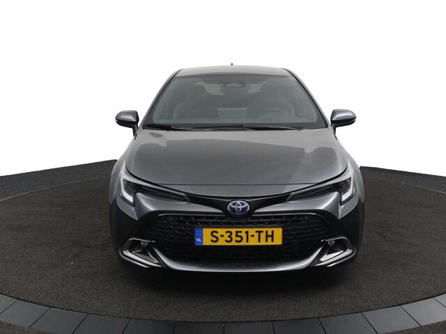 Toyota COROLLA 1.8 Hybrid First Edition | Stoelverwarming | Draadloos telefoonlader | Parkeersensoren Rondom | Led verlichting | Origineel NL |