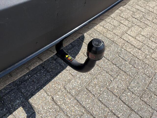 Toyota COROLLA Cross Hybrid 140 Style