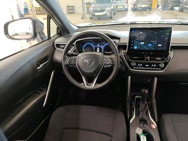 Toyota COROLLA Cross 2.0 High Power Hybrid Active 1e Eigenaar | Volledig Onderh | NAP | BTW | Camera | Navi | Carplay | Bots | ACC | DAB | Keyless | Full Led