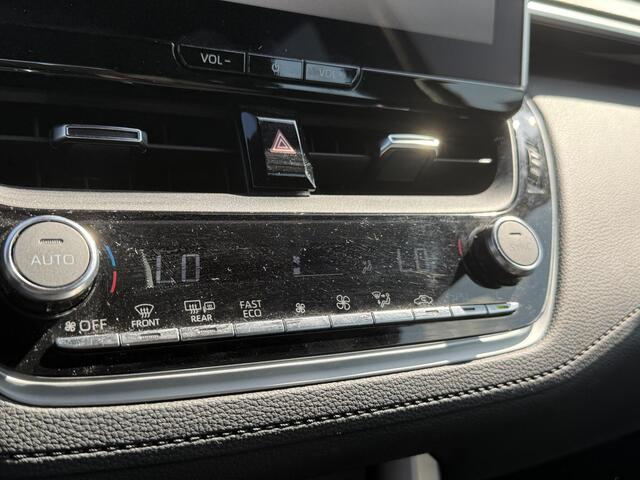 Toyota COROLLA Cross 2.0 High Power Hybrid Active | LED | Keyless | Climate Control | Cruise Control | Lichtmetalen velgen 17" | Apple Carplay/Android Auto