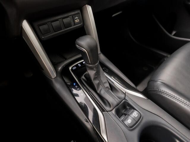Toyota COROLLA Cross 2.0 High Power Hybrid Sport 197Pk Automaat (VIRTUAL COCKPIT, APPLE CARPLAY, CAMERA, LEDER, SPORTSTOELEN, KEYLESS, ADAPTIVE CRUISE, NIEUWSTAAT)