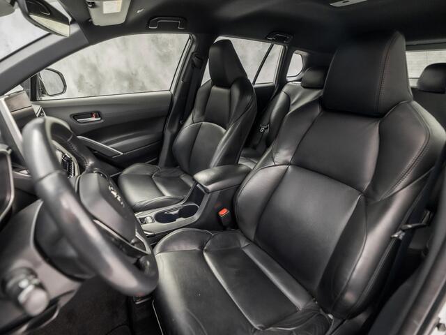 Toyota COROLLA Cross 2.0 High Power Hybrid Sport 197Pk Automaat (VIRTUAL COCKPIT, APPLE CARPLAY, CAMERA, LEDER, SPORTSTOELEN, KEYLESS, ADAPTIVE CRUISE, NIEUWSTAAT)