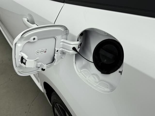 Toyota COROLLA Touring Sports Hybrid 140 Dynamic | Apple Carplay & Android Auto | Parkeercamera | * | Auto op bestelling |