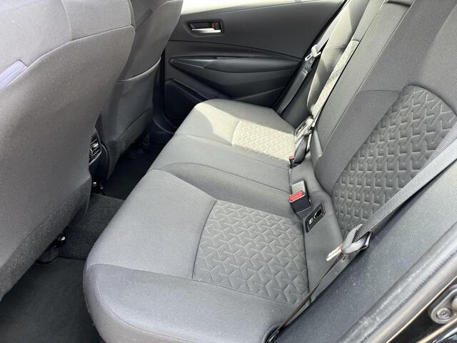 Toyota COROLLA Touring Sports 2.0 Hybrid First Edition | Navigatie | Parkeer camera | LM Velgen | Adaptive cruise control | Climate control | Trekhaak