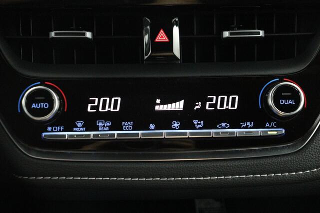 Toyota COROLLA Touring Sports 1.8 Hybrid Style Premium | parkeersensor voor en achter | navigatie | Stoel stuur en voorruitverwarming |
