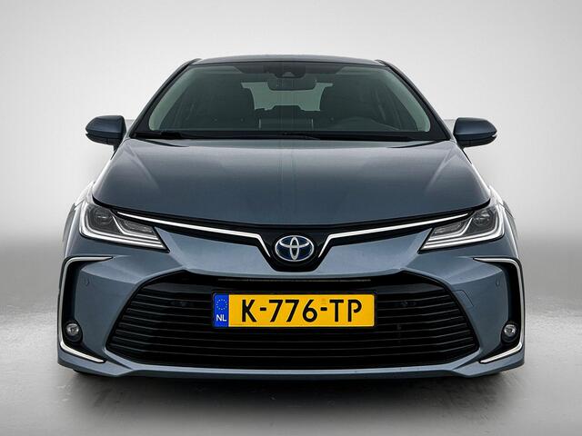 Toyota COROLLA 1.8 Hybrid Executive Sedan / Leder / Navigatie / Xenon / Pdc.V+A / Airco-ecc./ Radio multimedia / Apk 03-2027