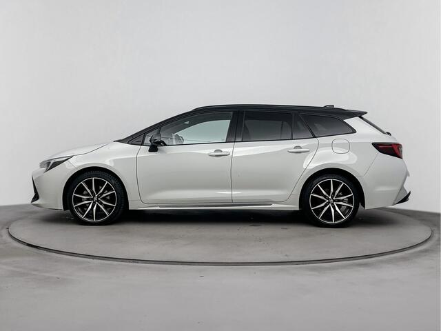 Toyota COROLLA Touring Sports Hybrid 200 Business GR Sport Plus | Parkeersensoren V+A | Stuur-Stoelverwarming | Onderweg-naar-dealer