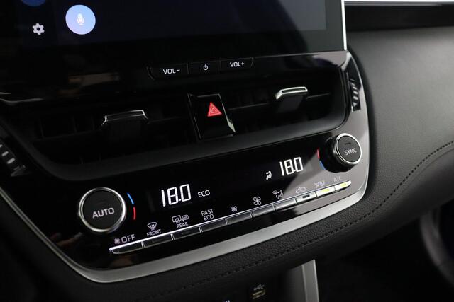 Toyota COROLLA Cross Hybrid 140 Style | Apple Carplay/Android Auto | Parkeersensoren | Stoelverwarming | Elektrische Achterklep |