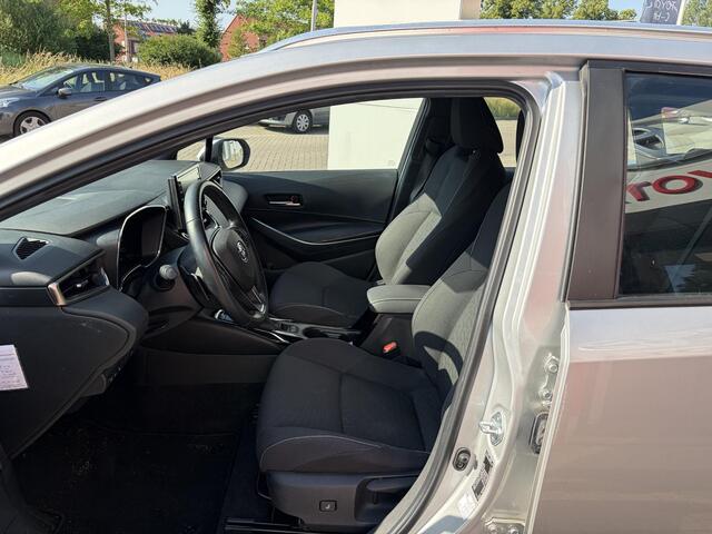 Toyota COROLLA Touring Sports 2.0 Hybrid Business Intro