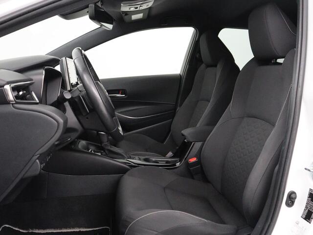 Toyota COROLLA 2.0 Hybrid First Edition | Stoel & stuurverwarming | Navigatie | Carplay | Adaptive cruise | Full LED | Camera | Climate control | Bluetooth