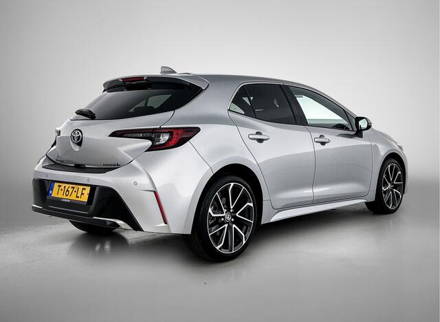 Toyota COROLLA Hybrid 140 Executive | Dealer onderhouden | 1e eigenaar | JBL | Head-Up Display | Dodehoek detectie | FULL LED verlichting Adaptive | Parkeersensoren voor+achter | Stoelverwarming | Draadloze telefoonlader |