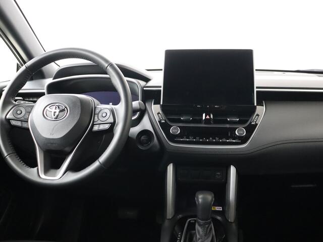 Toyota COROLLA Cross Hybrid 140 Business Plus | BTW Voertuig | Dealer Onderhouden | Dodehoek detectie | Parkeersensoren voor+achter | Elektrische Achterklep | Draadloze telefoonlader | Apple CarPlay/Android Auto | Achteruitrijcamera |