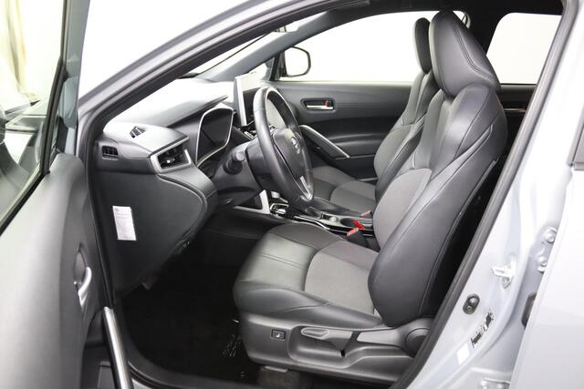 Toyota COROLLA Cross Hybrid 200 Style | Alcantara Bekleding | Led Verlichting | Navigatie | Keyless Entry |