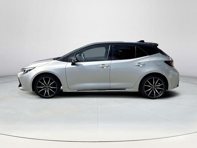 Toyota COROLLA Hybrid 140 GR Sport **DODEHOEK DETECTIE/ STOELVERWARMING/ KEYLESS**