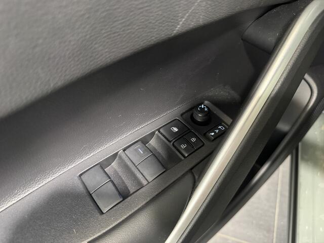 Toyota COROLLA Cross Hybrid 140 Style | Dodehoek detectie | Elektrische achterklep | CarPlay |