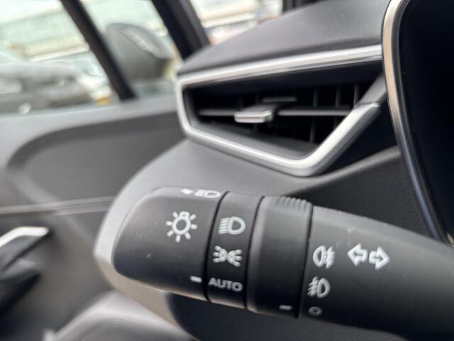 Toyota COROLLA Touring Sports 1.8 Hybrid Business Plus