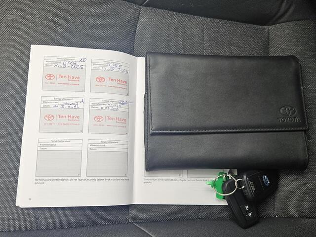 Toyota COROLLA 1.8 Hybrid Dynamic / Dealer onderhouden / 1e Eigenaar / Apple Carplay & Android Auto / Achteruitrijcamera & sensoren /