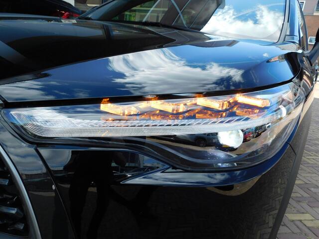 Toyota COROLLA Cross 2.0 High Power Hybrid First Edition | Trekhaak | Treeplanken