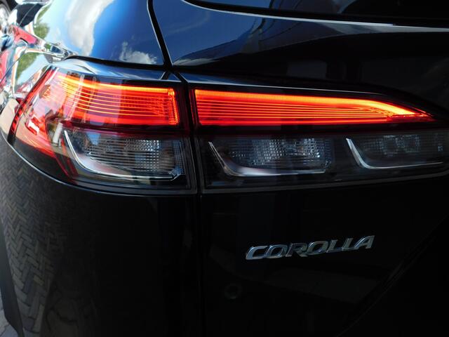 Toyota COROLLA Cross 2.0 High Power Hybrid First Edition | Trekhaak | Treeplanken