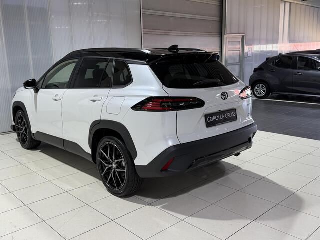 Toyota COROLLA Cross Hybrid 180 GR Sport Panoramadak, JBL Geluidsysteem, Snel leverbaar, € 3000 inruilpremie, 2 Tone Lak