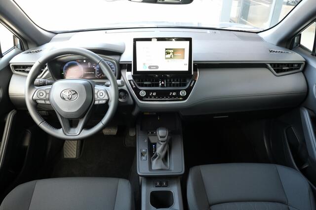 Toyota COROLLA Cross Hybrid 140 Active Automaat | Safety Pack | Apple Carplay / Android auto | Blind Spot Monitor (BSM) | Intelligente parkeersensoren voor en achter met remfunctie voor objecten en voertuigen | Rear Cross