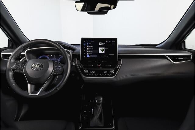 Toyota COROLLA Cross Hybrid 140 Dynamic | Dig. Cockpit | Adapt. Cruise | Winterpakket | PDC | Camera | App. Connect | ECC | Elek. Klep | LM 18" | 3845