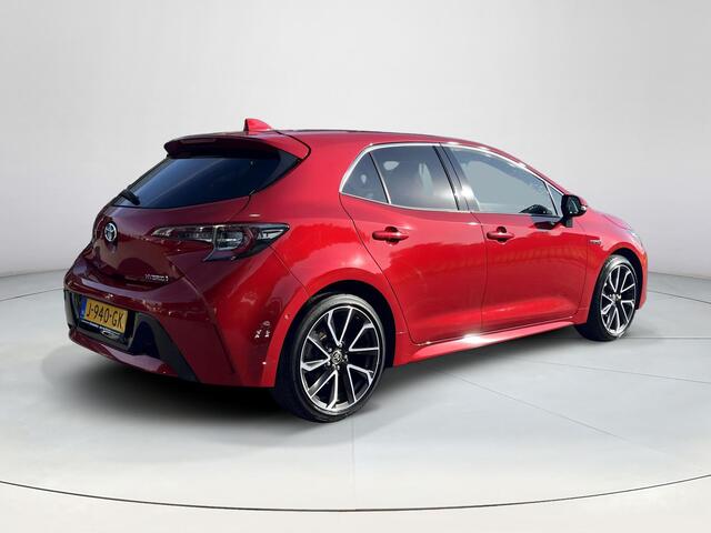 Toyota COROLLA 1.8 Hybrid Executive | Navigatie | Carplay | Parkeersensoren | Dode hoek waarschuwing | 18 inch LM-velgen |