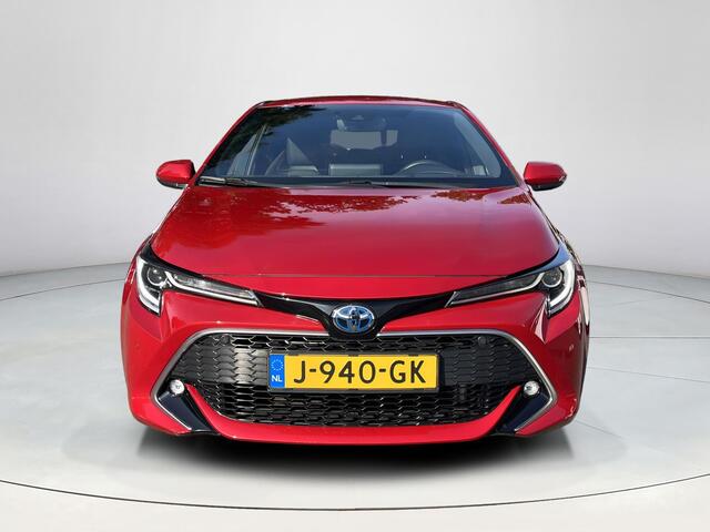 Toyota COROLLA 1.8 Hybrid Executive | Navigatie | Carplay | Parkeersensoren | Dode hoek waarschuwing | 18 inch LM-velgen |