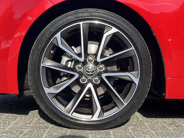 Toyota COROLLA 1.8 Hybrid Executive | Navigatie | Carplay | Parkeersensoren | Dode hoek waarschuwing | 18 inch LM-velgen |