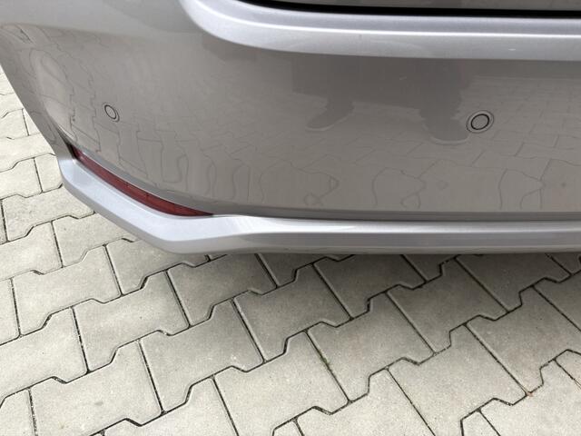Toyota COROLLA 1.8 Hybrid Executive | Leer | All Seasons