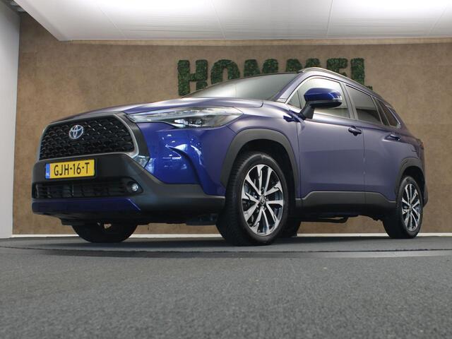 Toyota COROLLA Cross 2.0 High Power Hybrid First Edition - CAMERA - LENDENSTEUN BESTUURDERSSTOEL - 18 INCH LICHT METALEN VELGEN - PANORAMADAK - 4 SEIZOENENBANDEN - PARKEERSENSOREN VOOR/ ACHTER - NAVIGATIE - CLIMATE CONTROL - VOORSTOELEN VERWARMD - STUUR VERWARMD - ELEKTRISCHE ACHTERKLEP