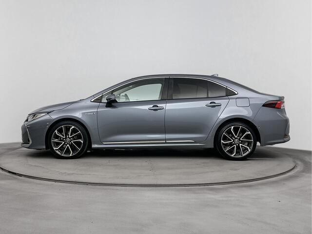 Toyota COROLLA 1.8 Hybrid Executive | Leder | Parkeersensoren | Stuur-Stoelverwarming |