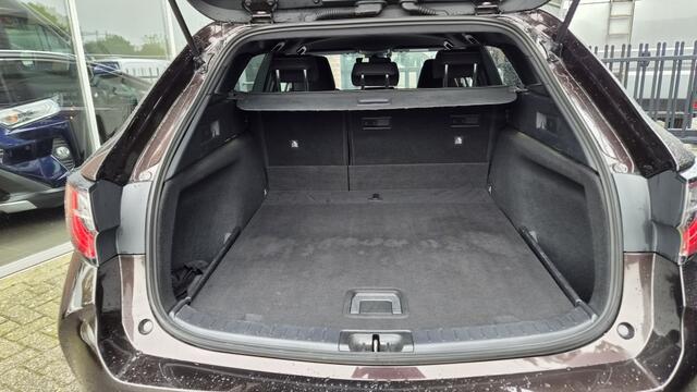 Toyota COROLLA Touring Sports 1.8 Hybrid Dynamic, Trekhaak, Stoelverwarming, NL Auto!